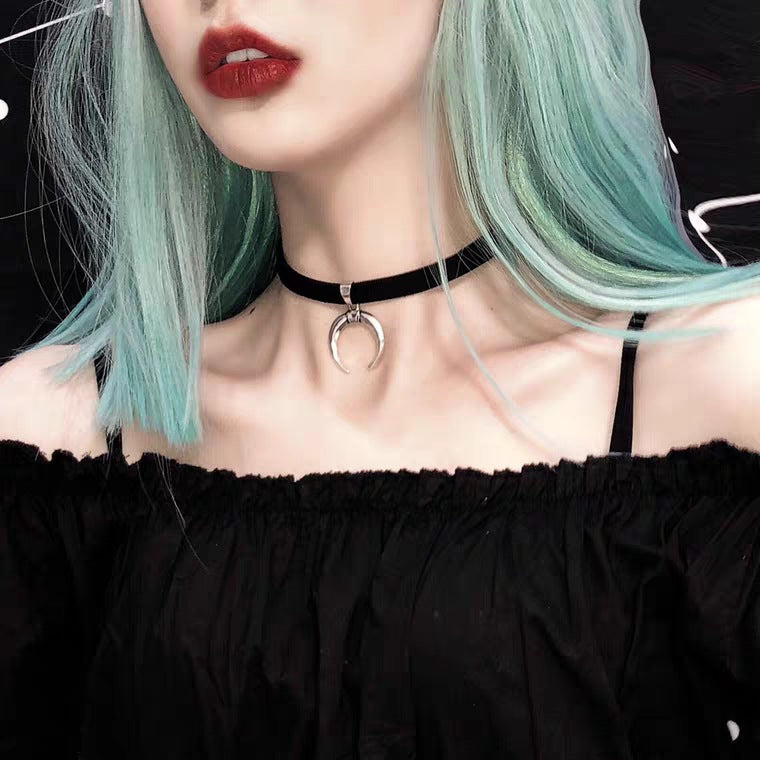 Dark Clavicle Chain Female Disco Moon Necklet Neckband Crescent Necklaces