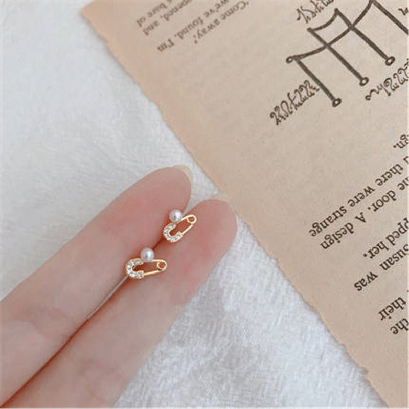 Pearl Clip Pin Personalized Temperament Style Frosty Female Earrings