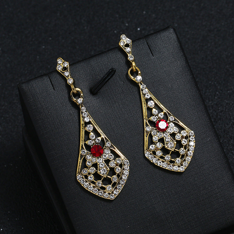 Women's Fashionable Vintage Alloy Diamond Studded Hollow Water Earrings