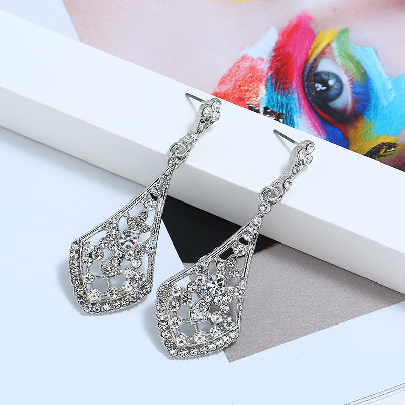 Women's Fashionable Vintage Alloy Diamond Studded Hollow Water Earrings