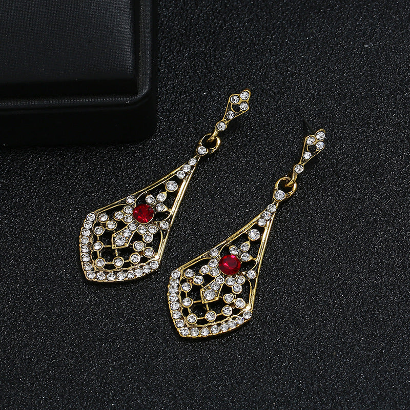 Women's Fashionable Vintage Alloy Diamond Studded Hollow Water Earrings