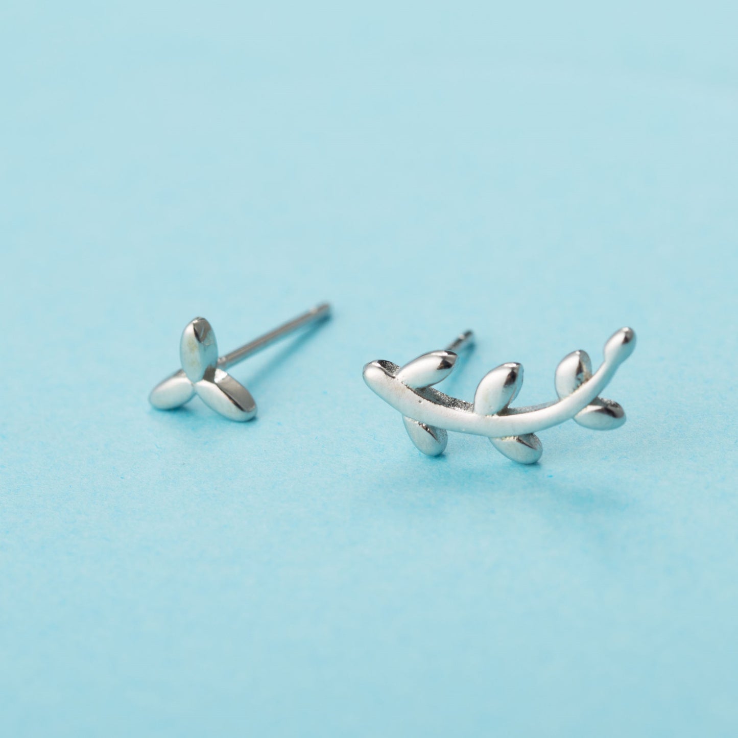 Women's Sier Needle Little Daisy Fashionable Simple Earrings