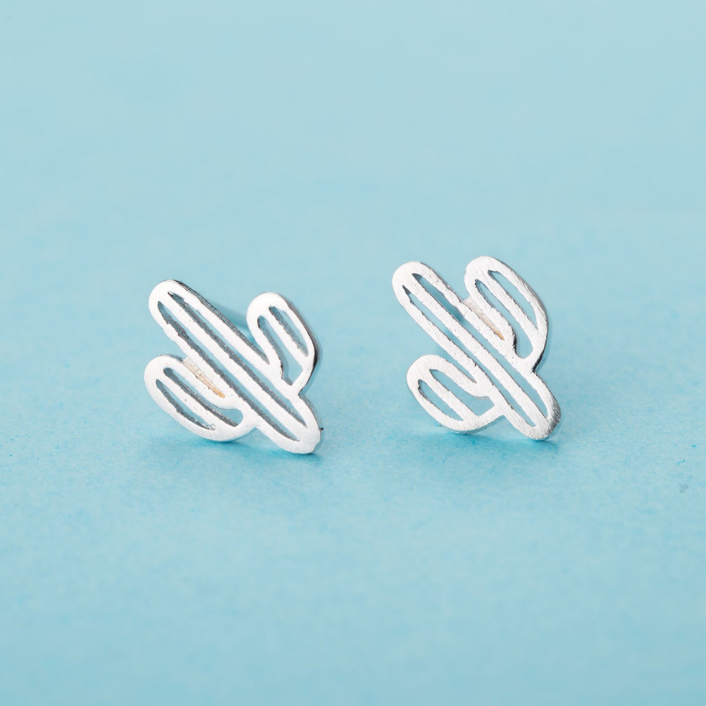Women's Sier Needle Little Daisy Fashionable Simple Earrings