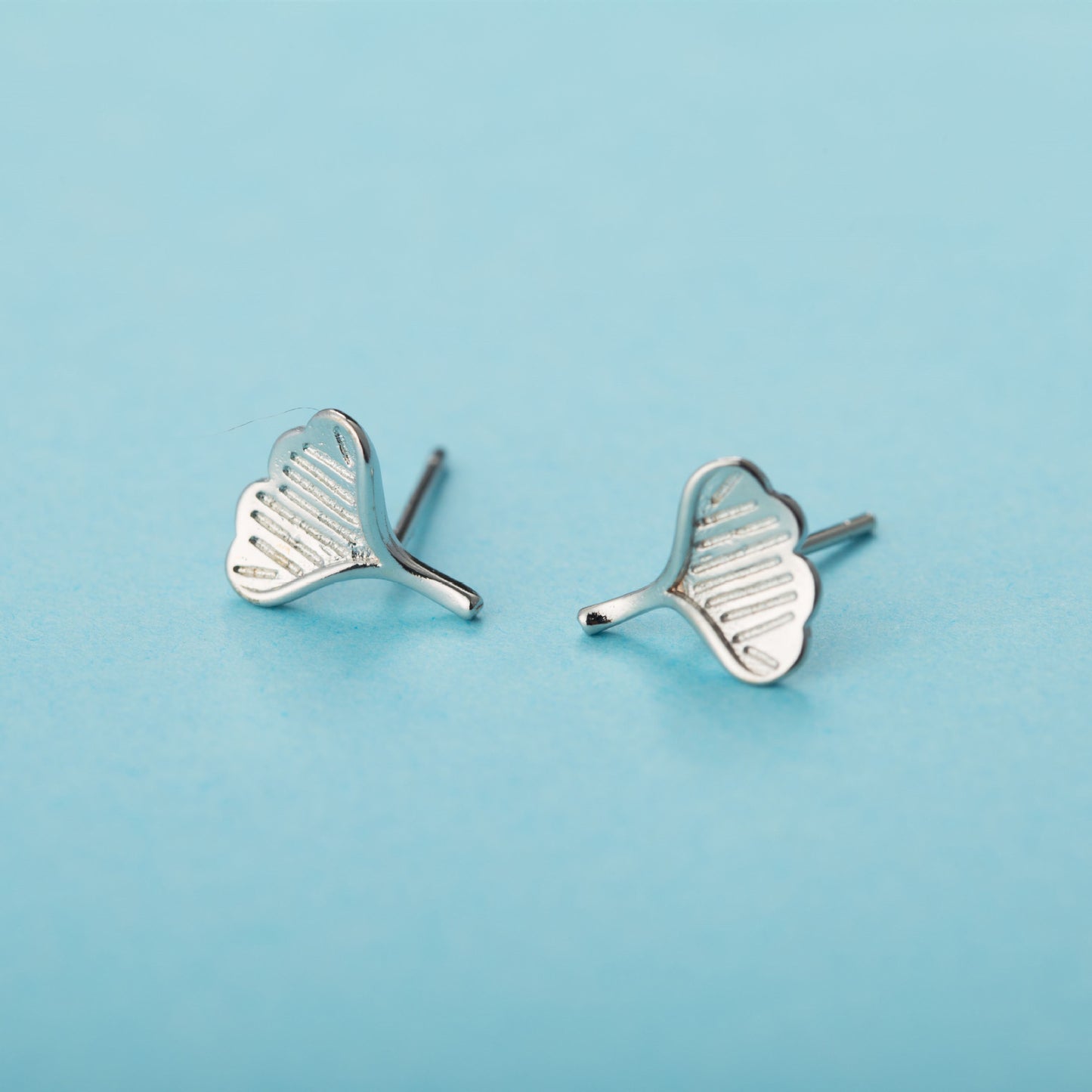Women's Sier Needle Little Daisy Fashionable Simple Earrings