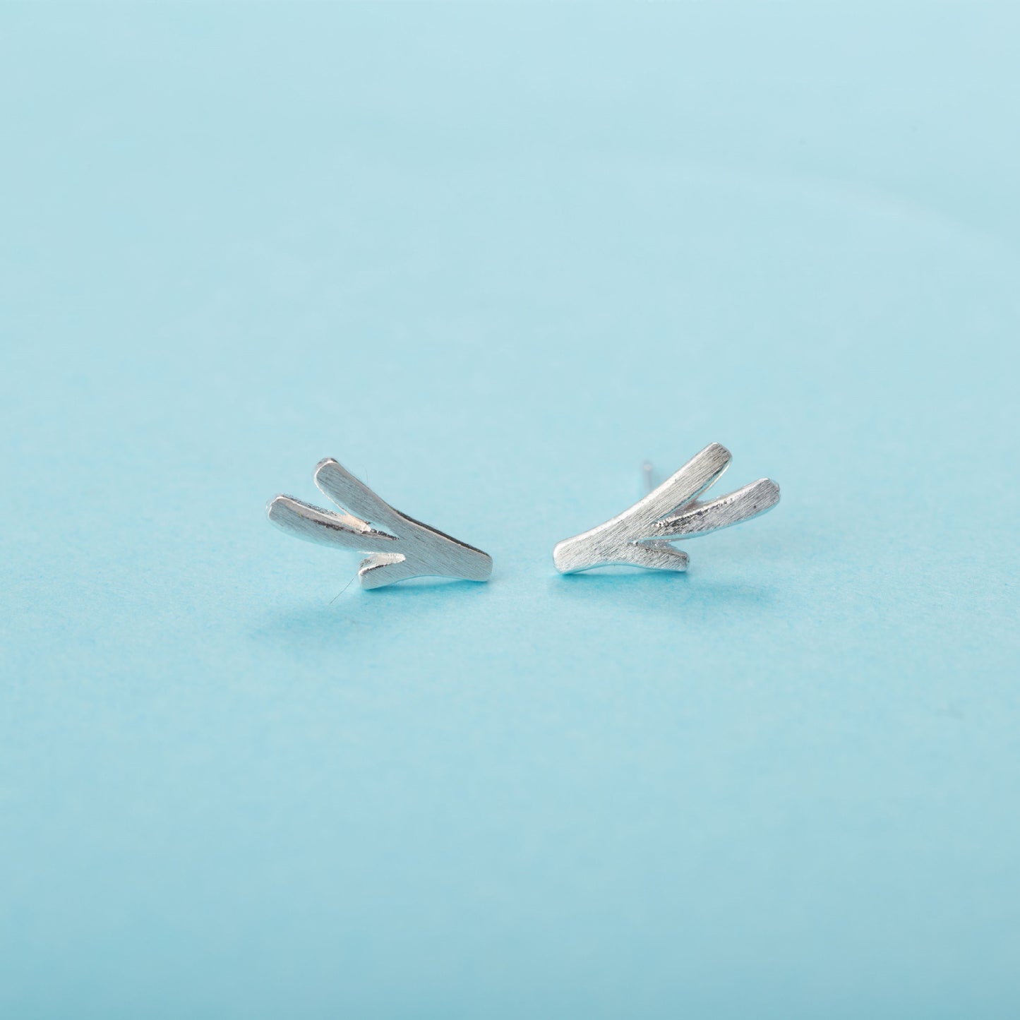 Women's Sier Needle Little Daisy Fashionable Simple Earrings