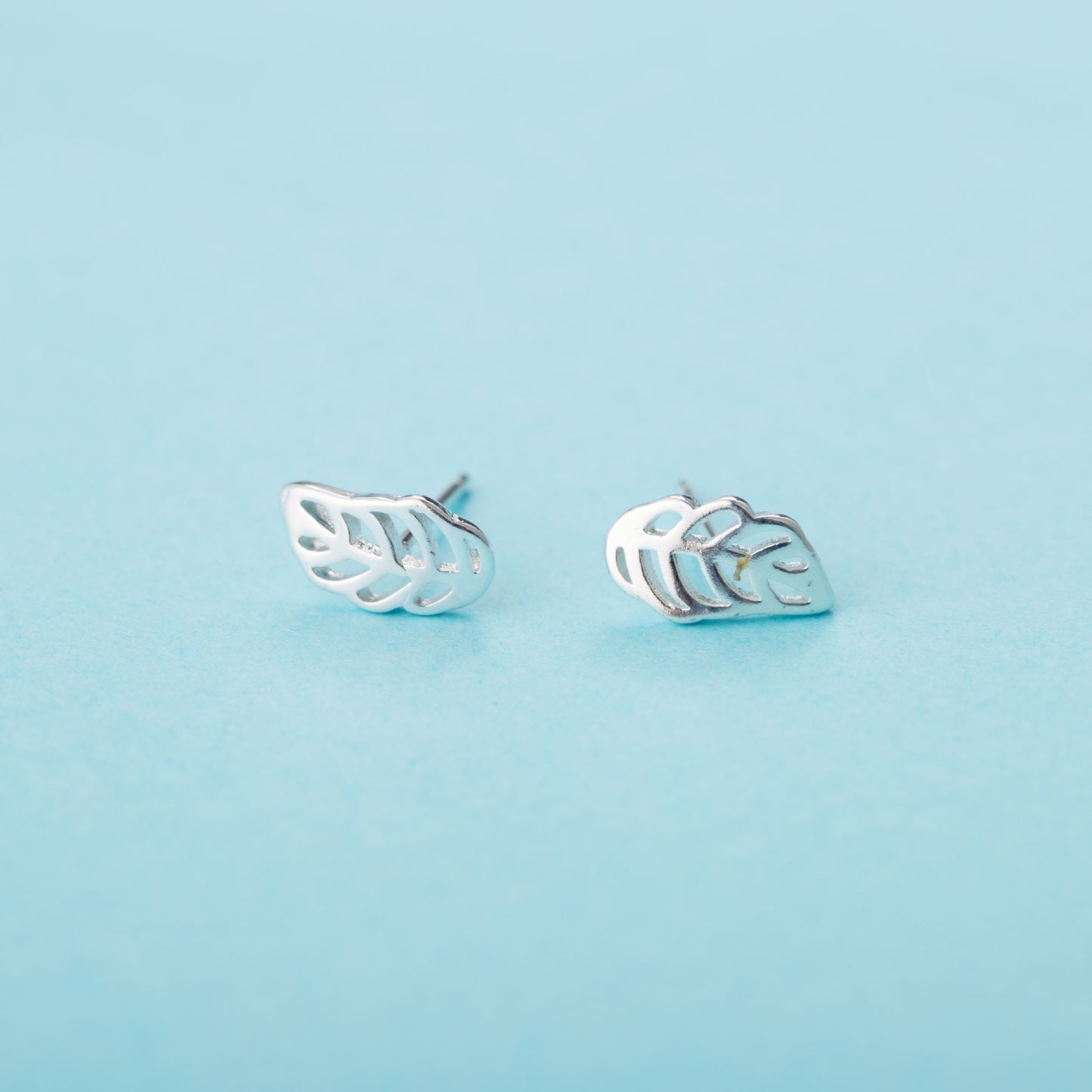 Women's Sier Needle Little Daisy Fashionable Simple Earrings
