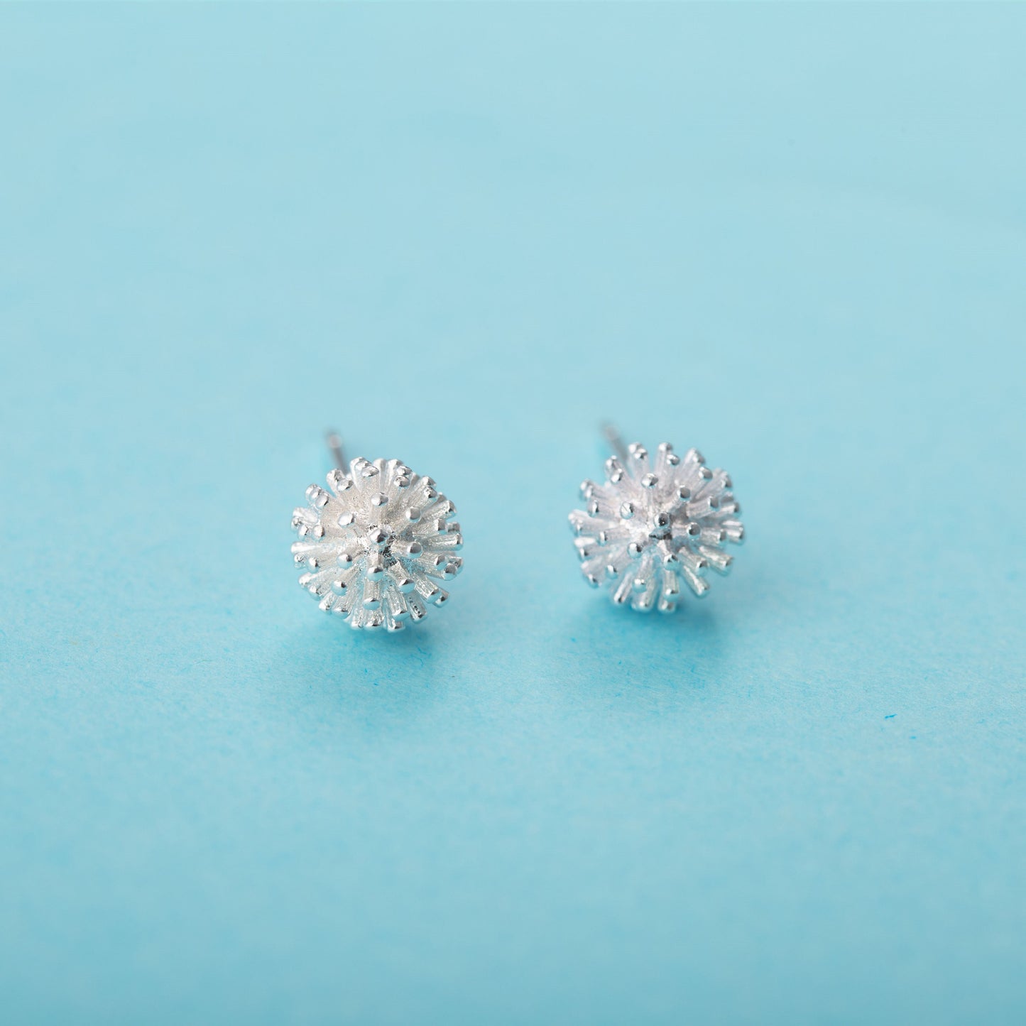 Women's Sier Needle Little Daisy Fashionable Simple Earrings