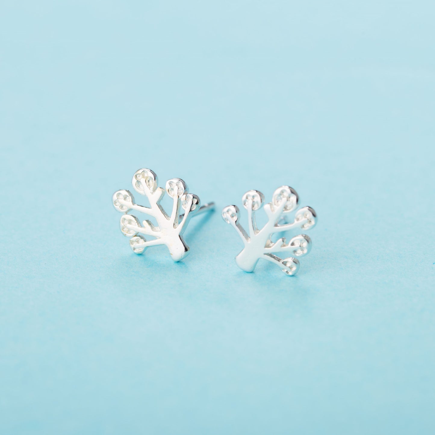Women's Sier Needle Little Daisy Fashionable Simple Earrings