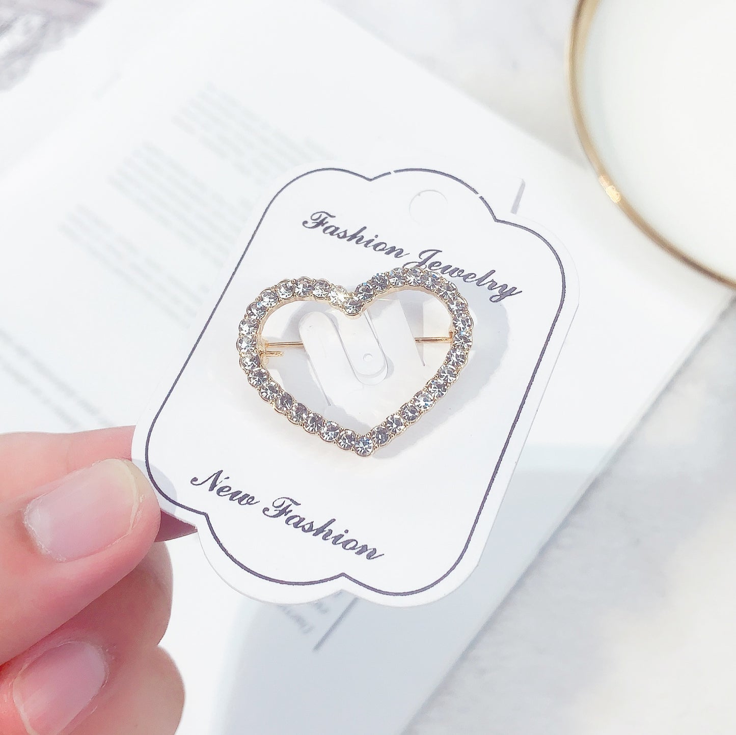 Alloy Corsage Simple Rhinestone Love Round Five-pointed Brooches