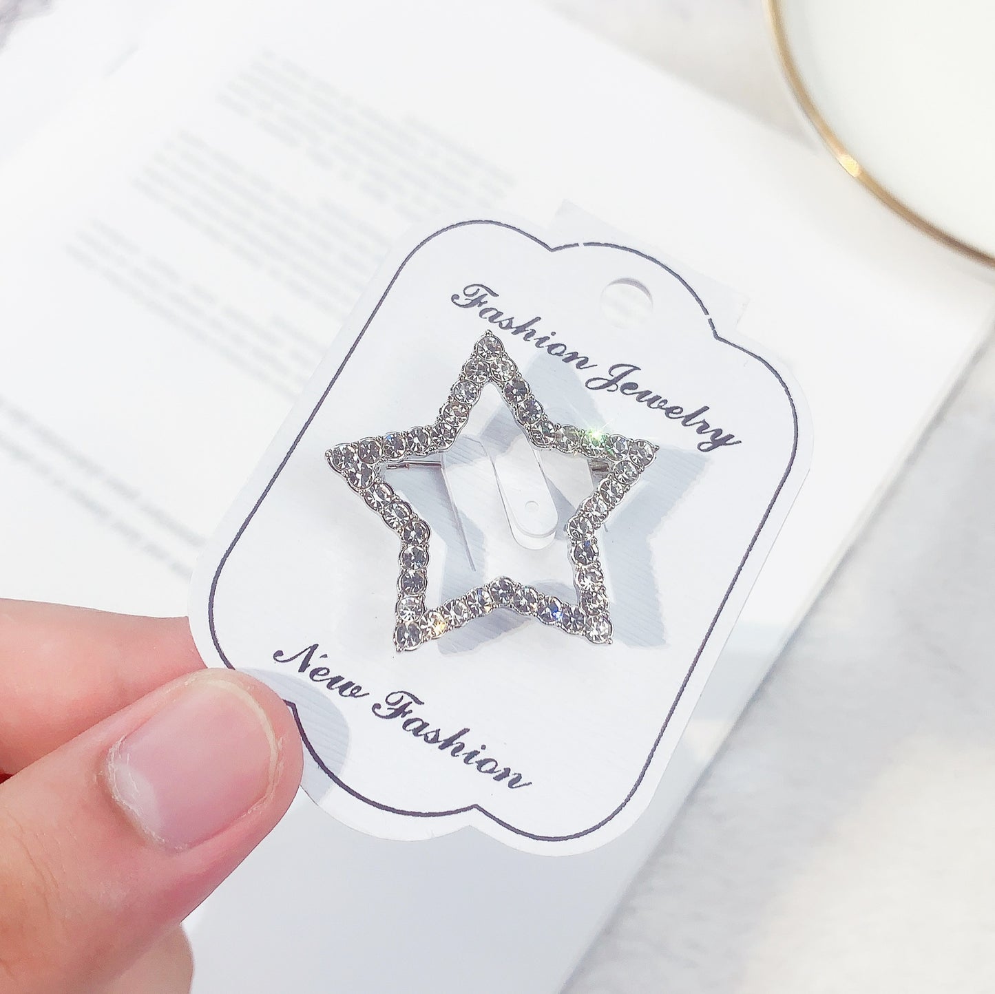 Alloy Corsage Simple Rhinestone Love Round Five-pointed Brooches
