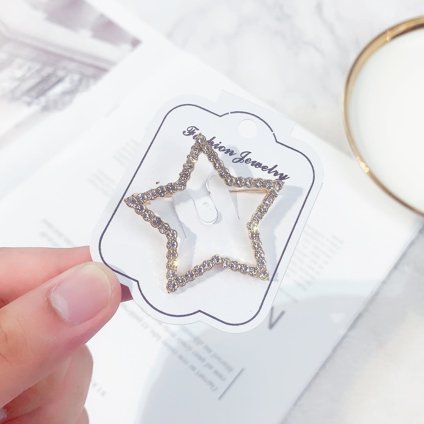 Alloy Corsage Simple Rhinestone Love Round Five-pointed Brooches