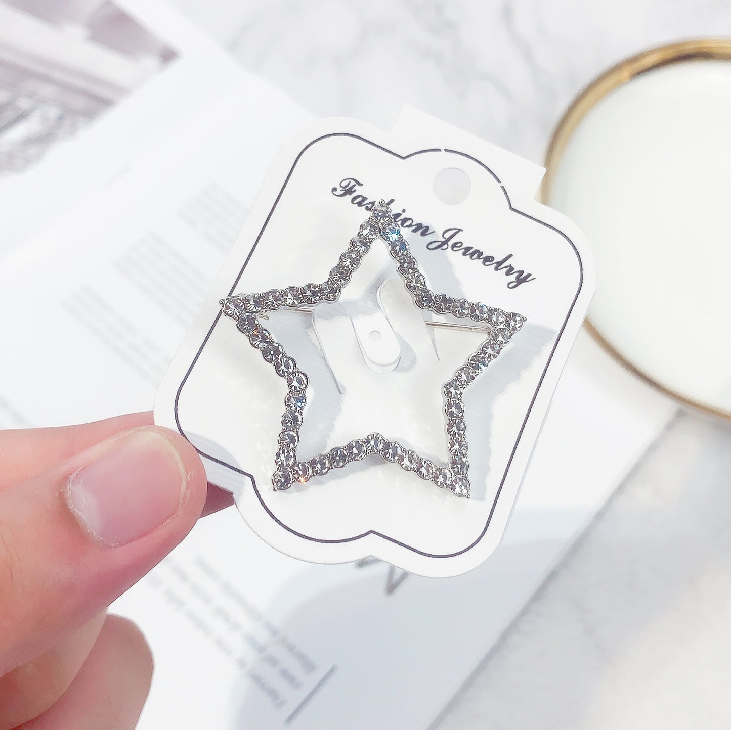 Alloy Corsage Simple Rhinestone Love Round Five-pointed Brooches