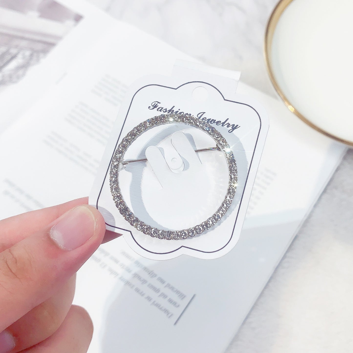 Alloy Corsage Simple Rhinestone Love Round Five-pointed Brooches