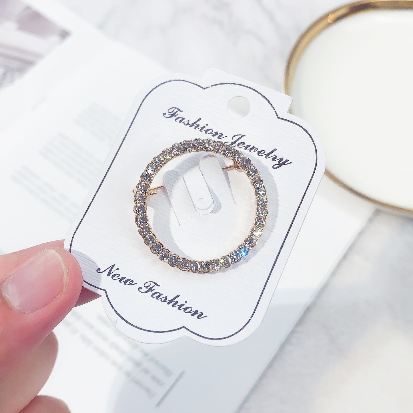 Alloy Corsage Simple Rhinestone Love Round Five-pointed Brooches