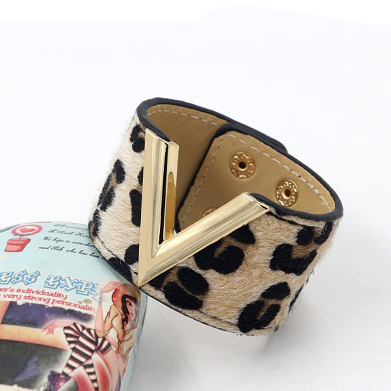 Women's Texture Leather V-shaped Leopard Print Horse Hair Bracelets