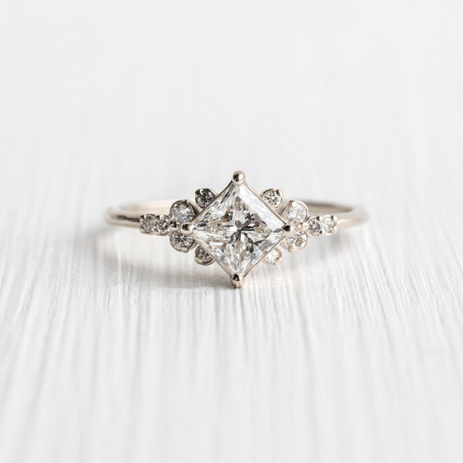 Inlaid Square Diamond Zircon Gold Engagement Ring
