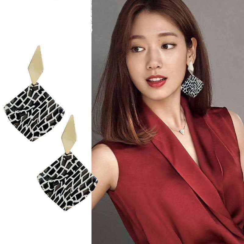Women's Elegant Retro Personalized Fashion Indifference Trend Black White Earrings