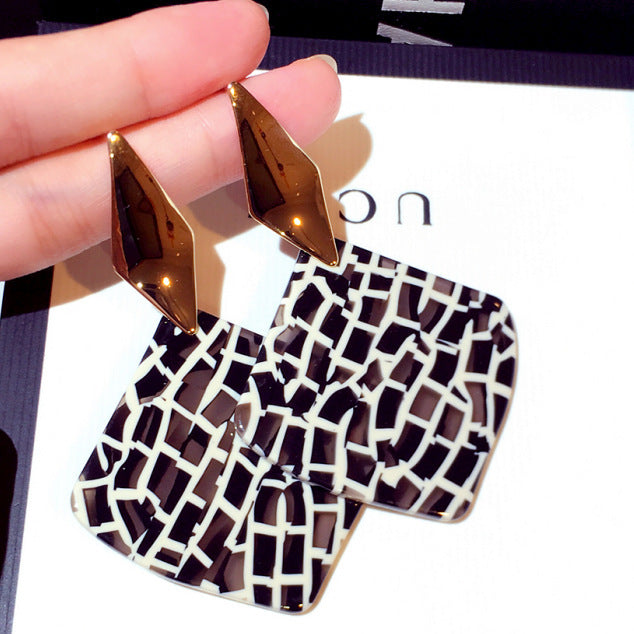 Women's Elegant Retro Personalized Fashion Indifference Trend Black White Earrings