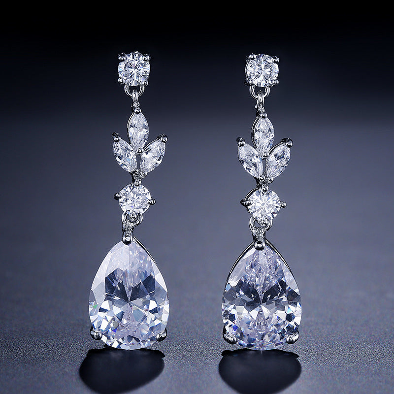 Women's Fashion Exquisite Water Drop Zircon Classic Temperament Bride Stud Earrings
