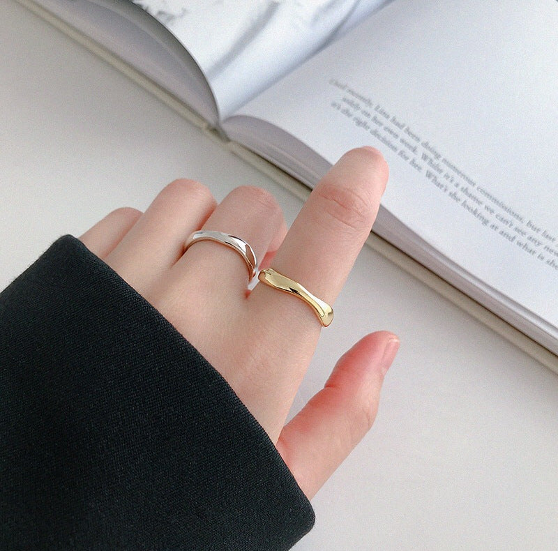 Women's Mini Irregular Wave Pattern Gold Jewelry Rings