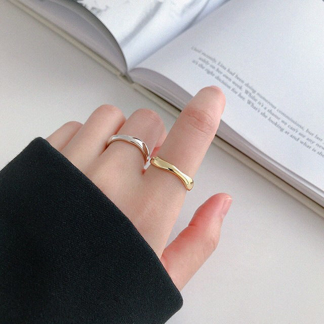 Women's Mini Irregular Wave Pattern Gold Jewelry Rings