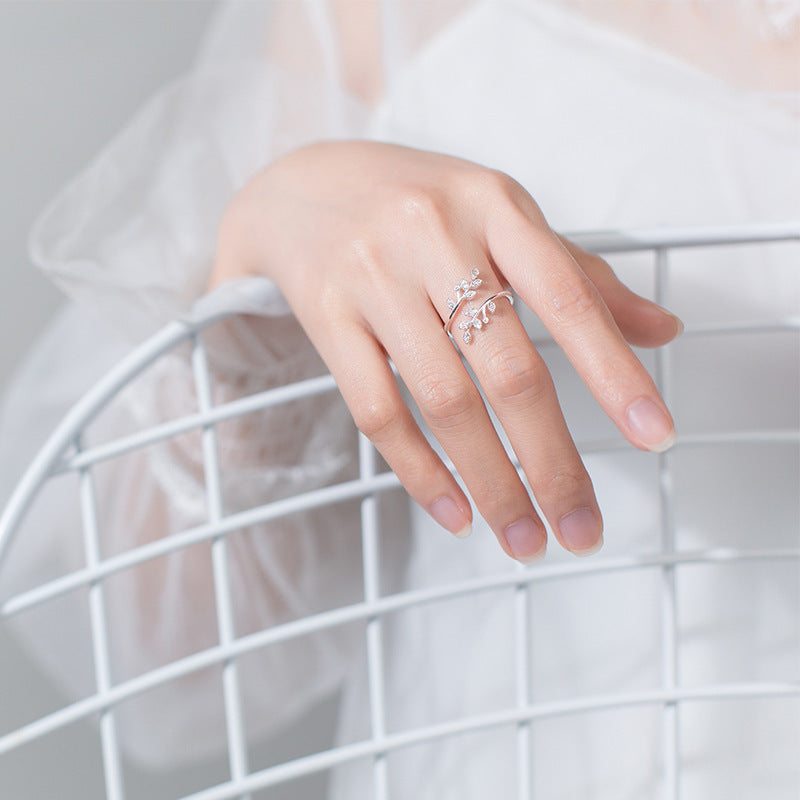 Fresh Refined Rhinestone Leaves Open Artistic Ring