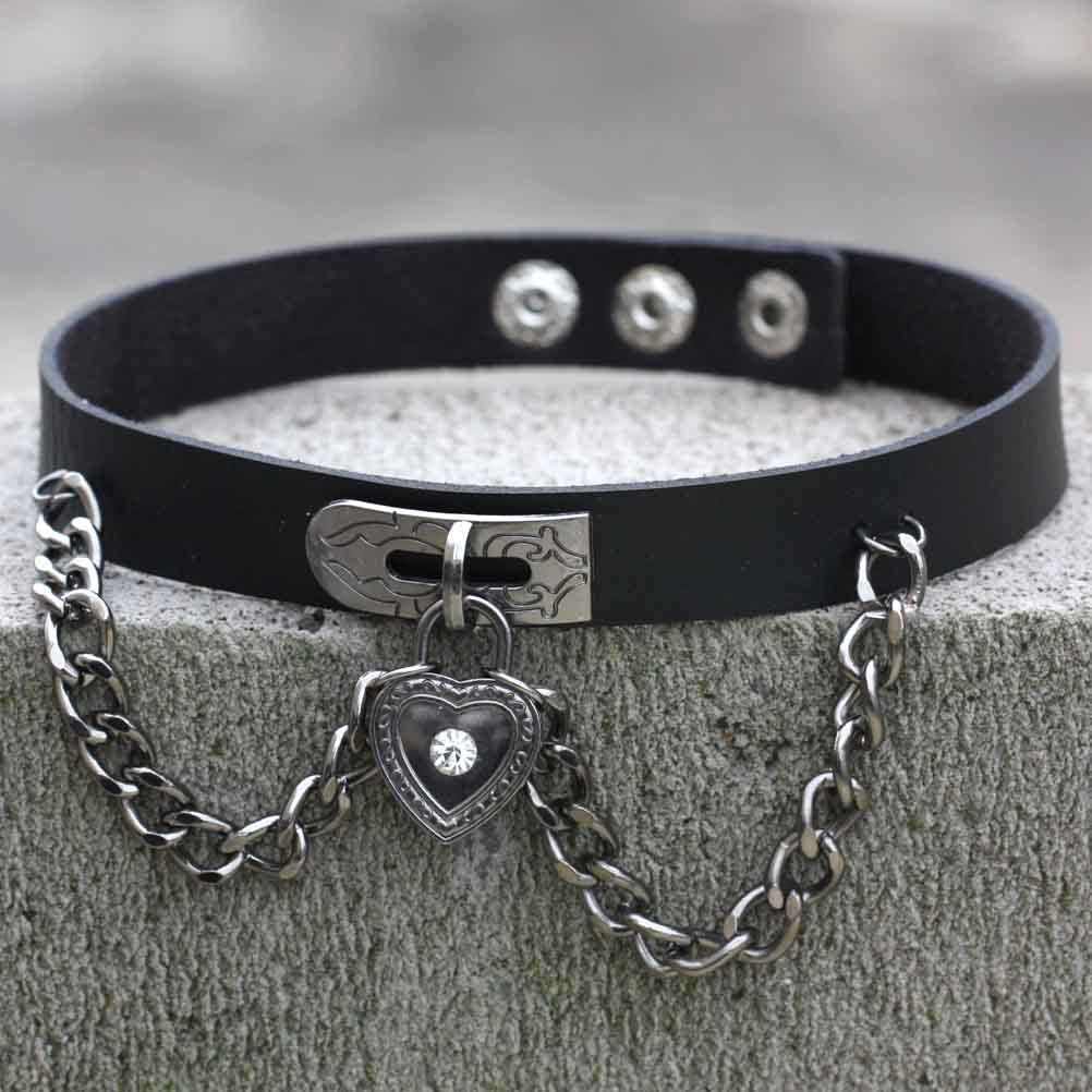 Boy's Best Friend Fang Wang Punk Style Heart-shaped Lock Leather Collar