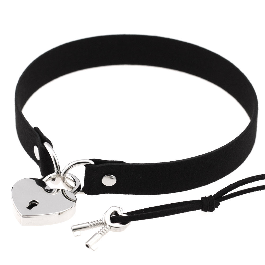 Simple Punk Sexy Bound Peach Heart Collar