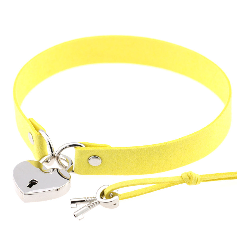 Simple Punk Sexy Bound Peach Heart Collar