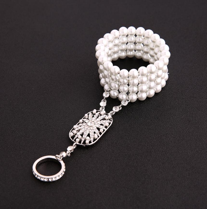 Stylish Amazing Glass Pearl Rhinestone Integrated Bracelets