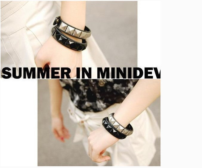 Fashion Punk Square Leather Rivet Brace Bracelet