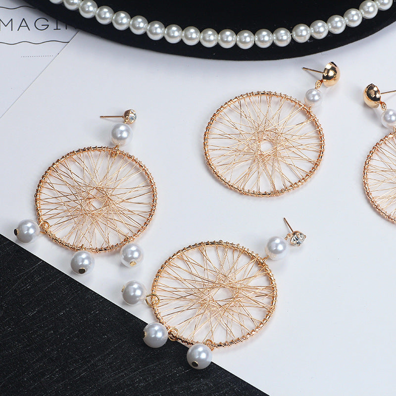 Women's Korean Style Fashionable Mesh Pearl Vintage Weave Metal Big Circle Earrings