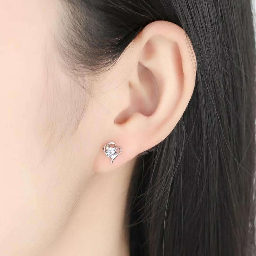 Style Sier Plated Heart-shaped Diamond Fashion Elegant Heart Stud Earrings