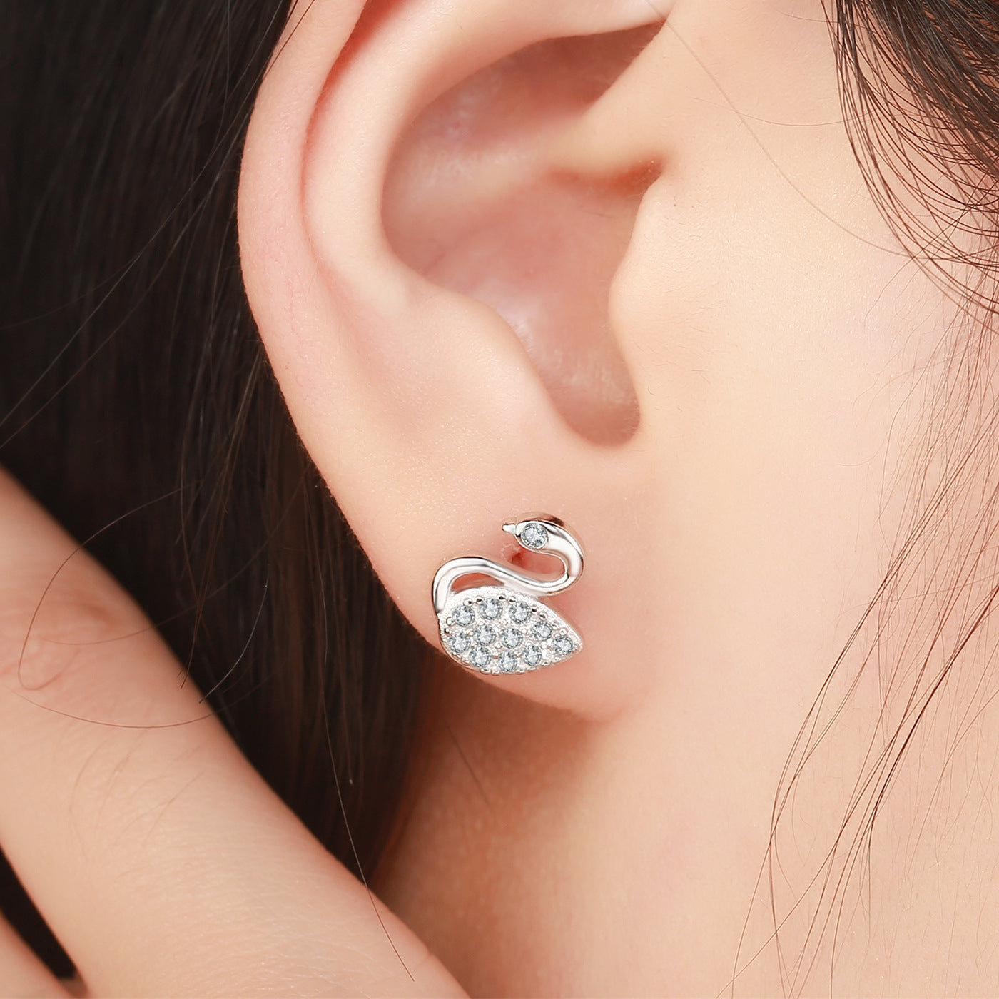 Simple Fashion Swan Refined Grace Crystal Super Flash Zircon Female Stud Earrings