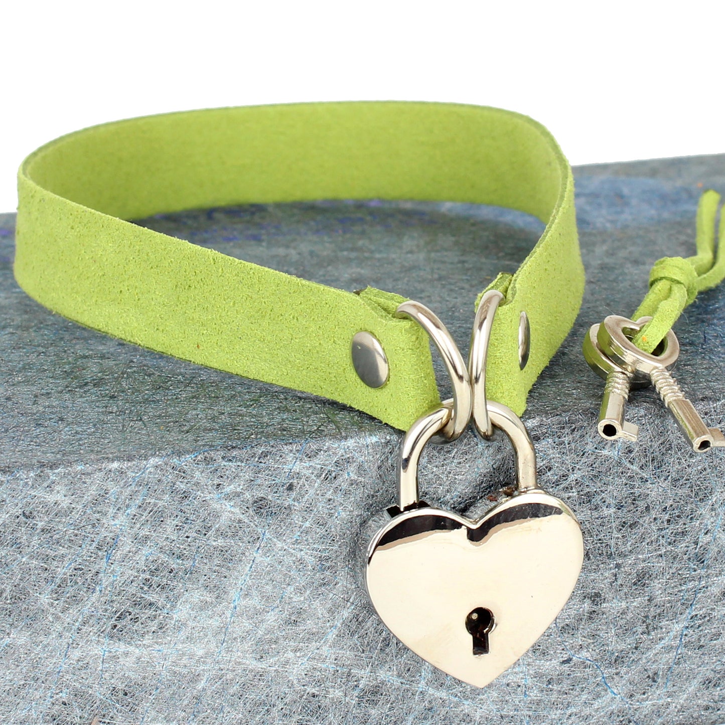 Binding Peach Heart Lock Neck Band Necklaces