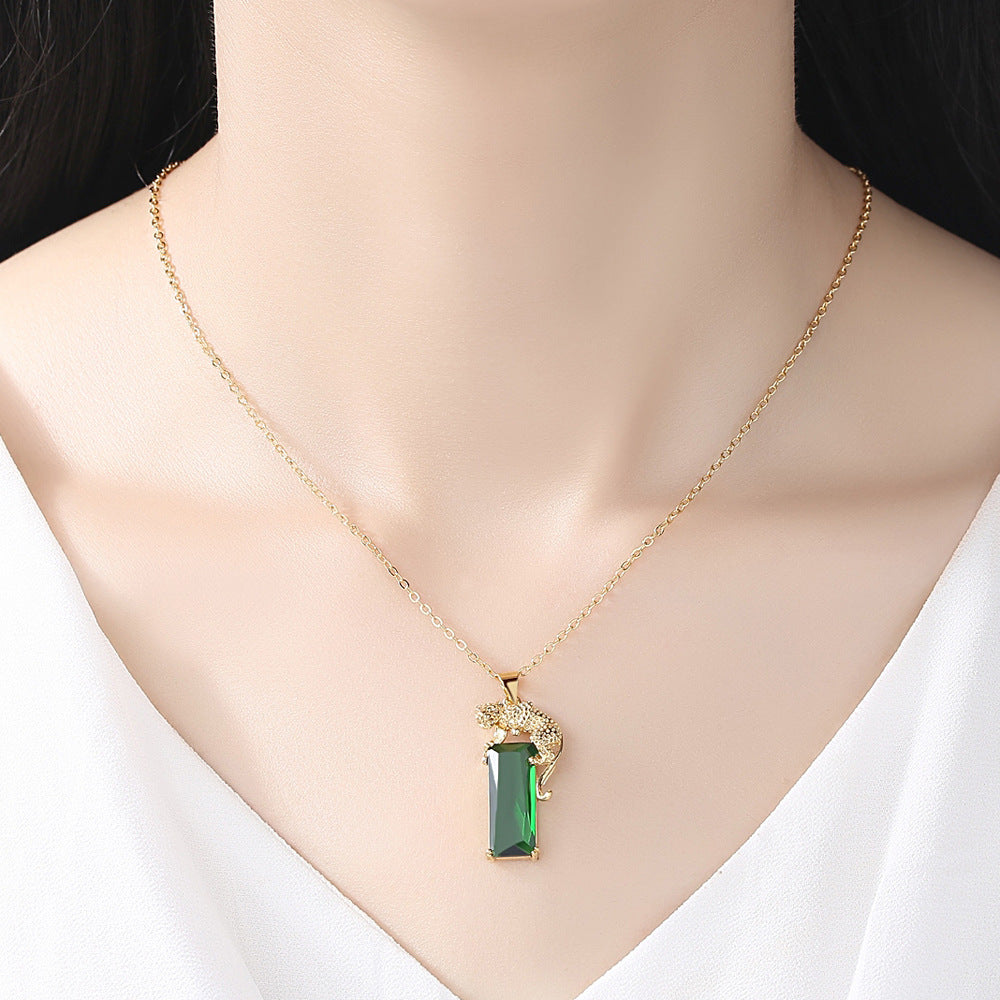 Leopard Tourmaline Color Emerald Ladies Clavicle Necklace