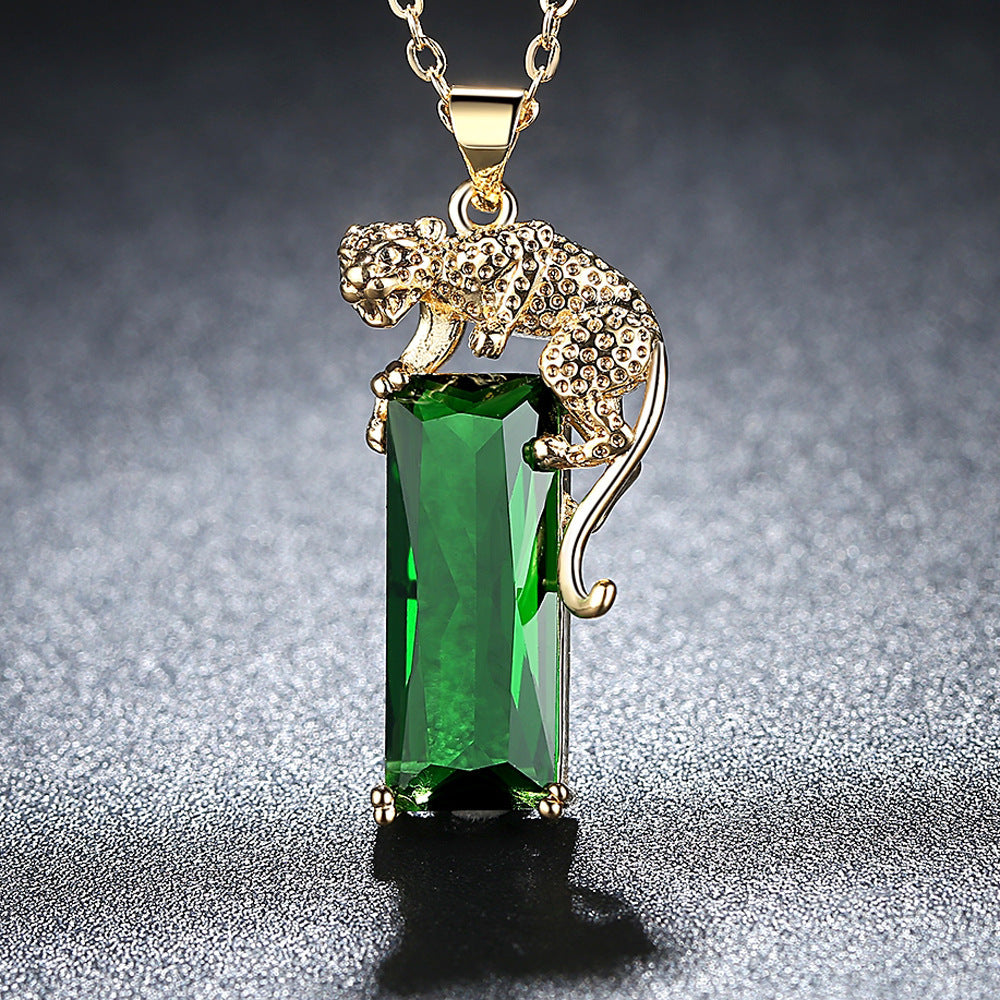 Leopard Tourmaline Color Emerald Ladies Clavicle Necklace