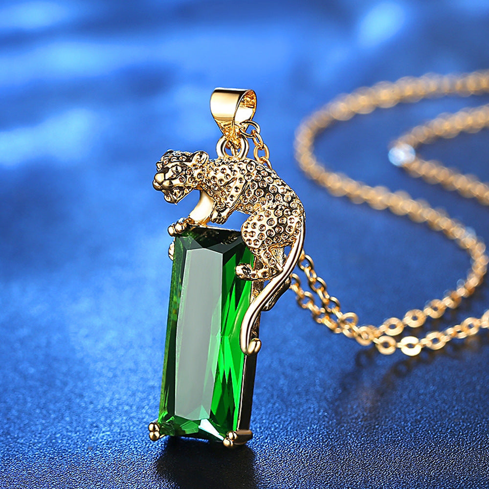 Leopard Tourmaline Color Emerald Ladies Clavicle Necklace