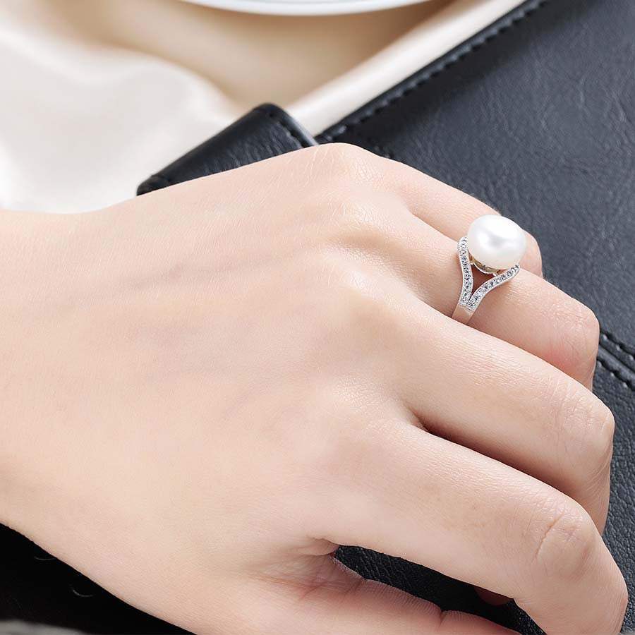 Women's Elegant Steamed Bread Flat Pearl Shell Rings