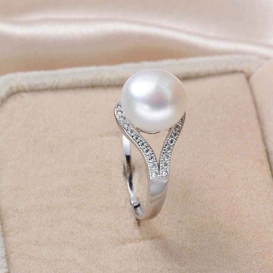 Women's Elegant Steamed Bread Flat Pearl Shell Rings