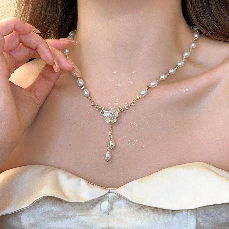 French Sweet Pearl Flower Design Light Luxury High-grade Fashion Necklace