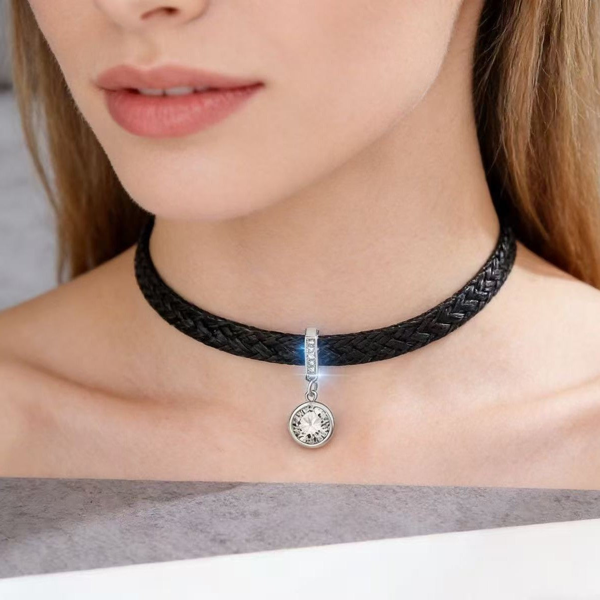 Clavicle Chain Female Neckband Crystal Round Temperament Collar
