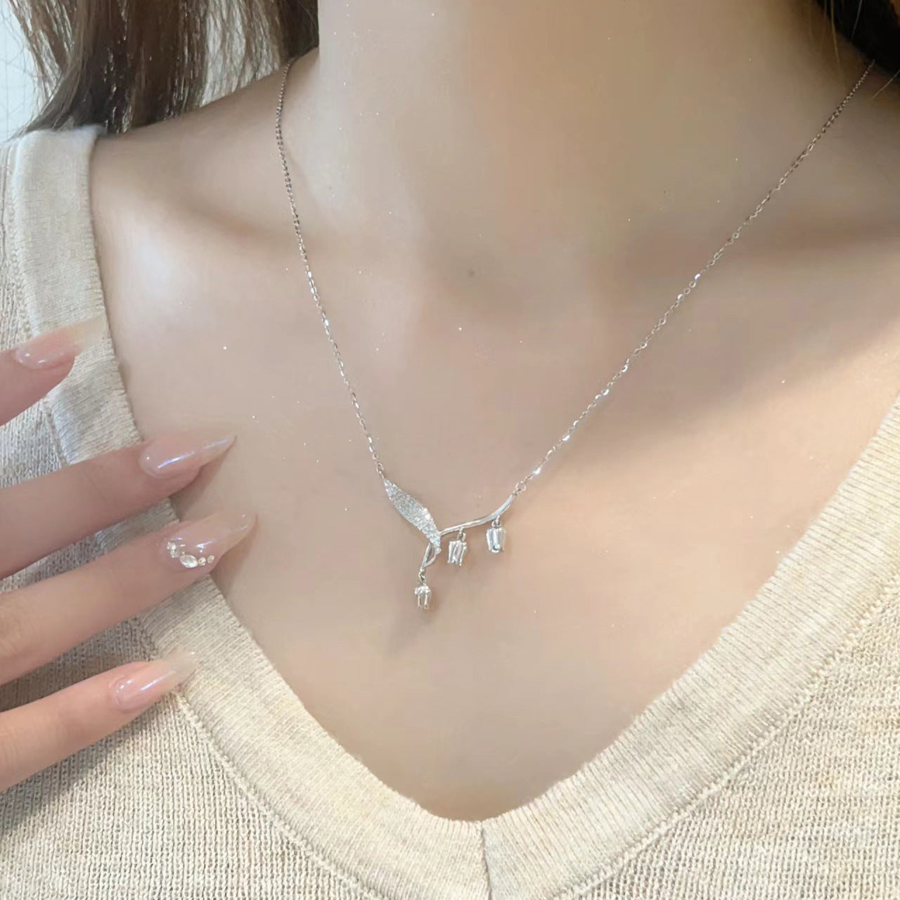 Women's In The Field Lily Affordable Luxury Fashion Niche Design Style Necklaces