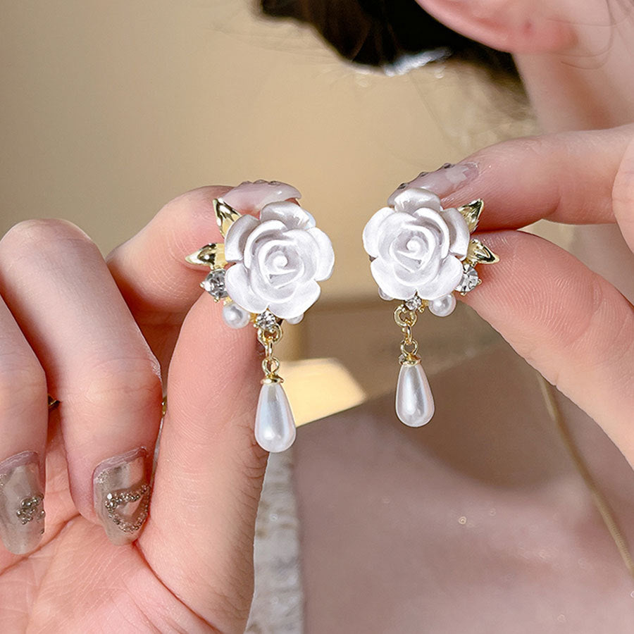 Women's French Retro Rose High-grade Pearl Grace Minority Earrings