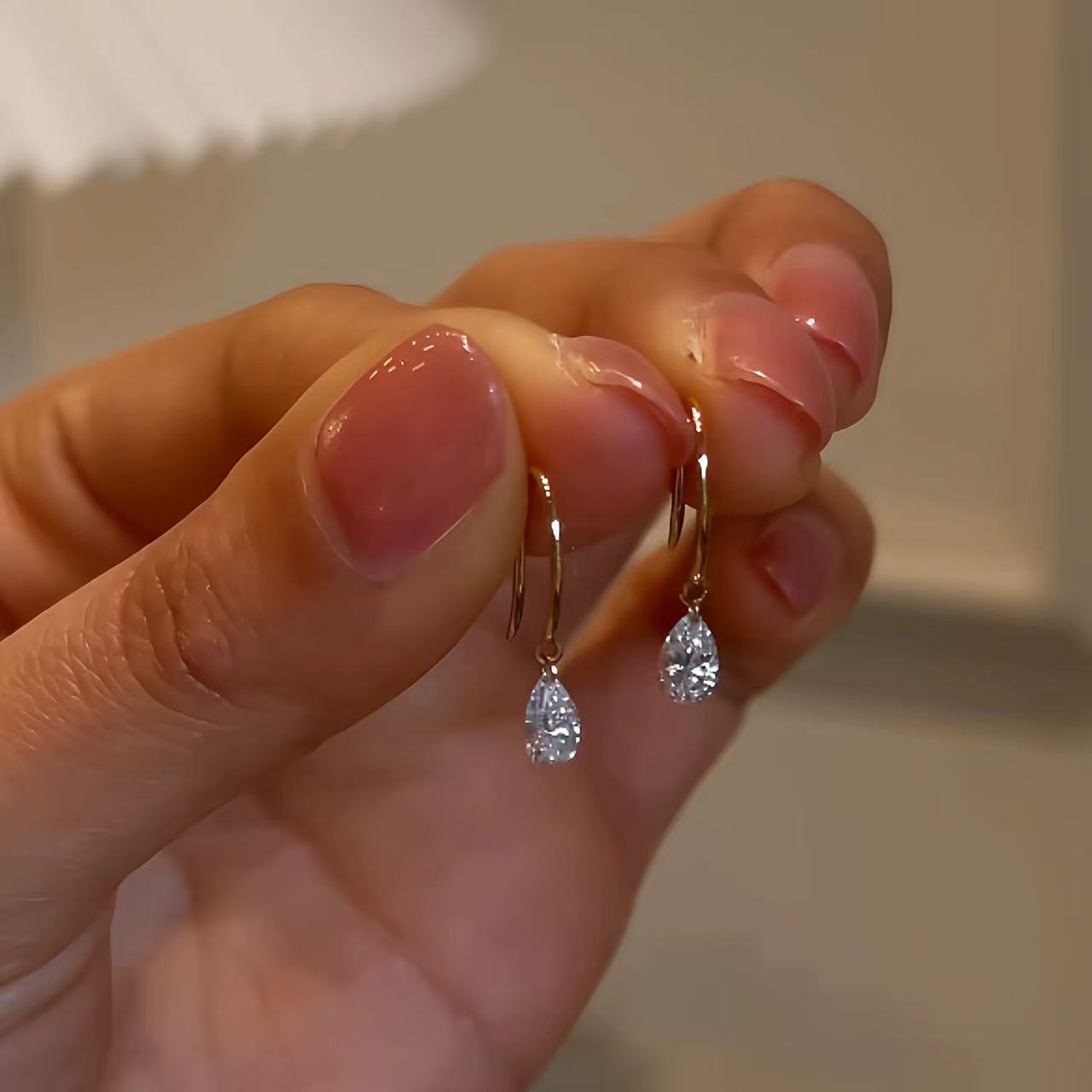Minimalist Affordable Luxury Style Water Drop Zircon Fashion Beautiful Ear Earrings