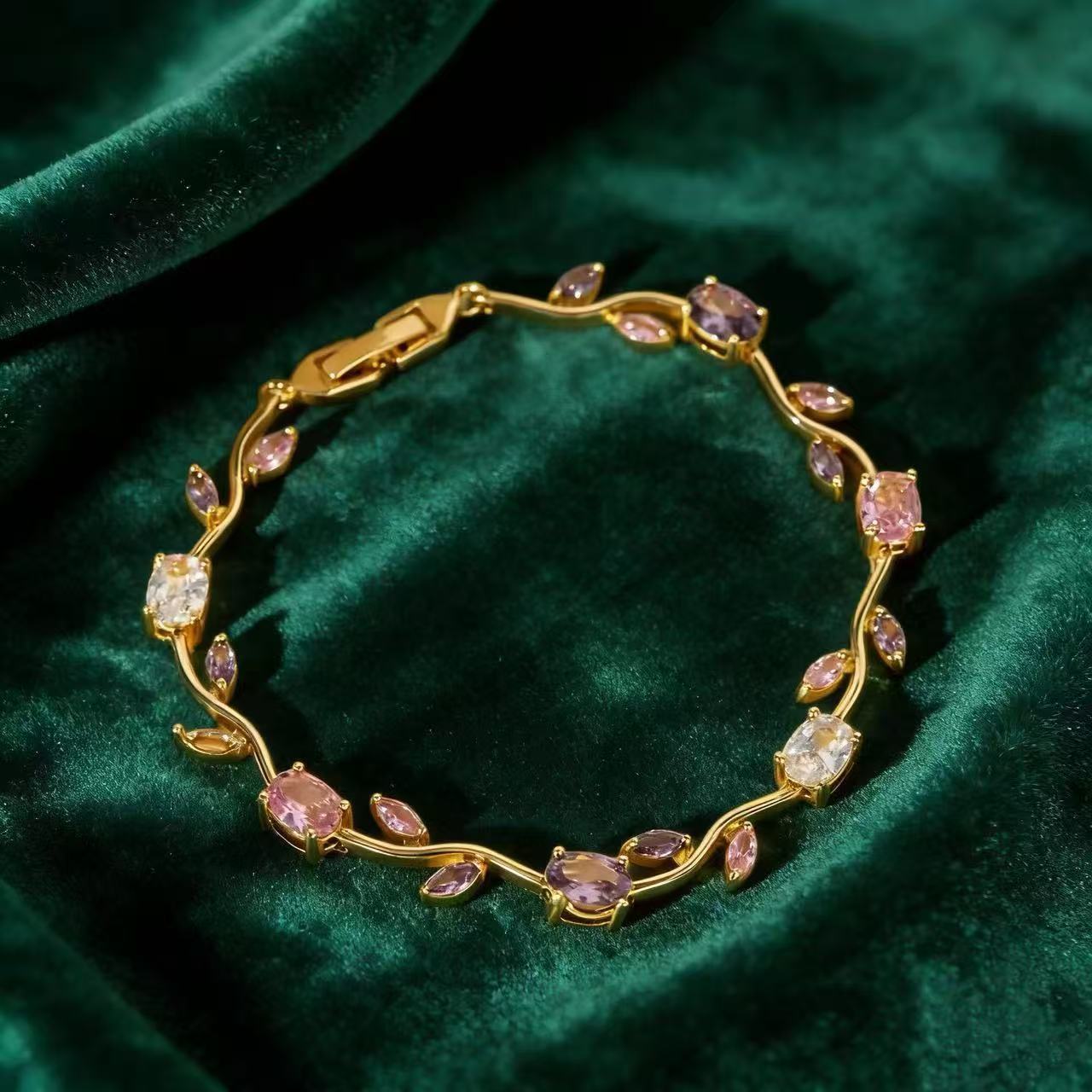 Women's Simple Design Leaf Shape Fashion Temperamental Minority Multicolor Bracelet