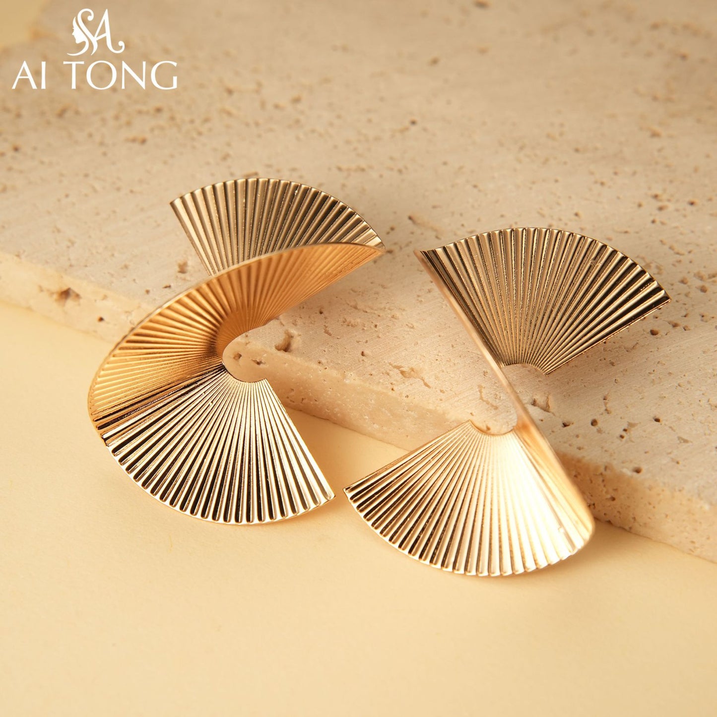 Decoration Design Pleated Light Luxury High-grade Ear Earrings