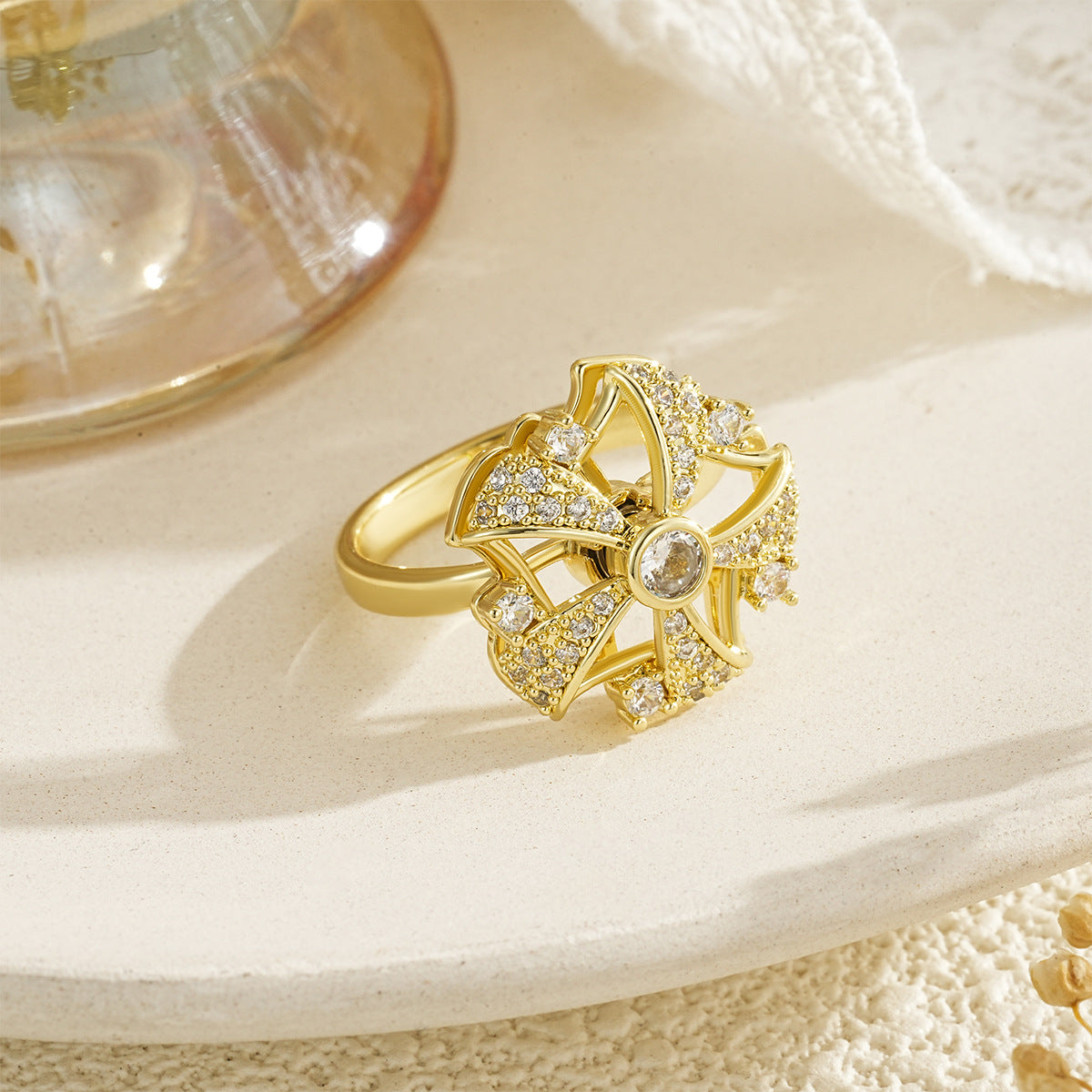 Women's Decompression Spinning Gold-plated Flash Niche High Sense Zircon Rings