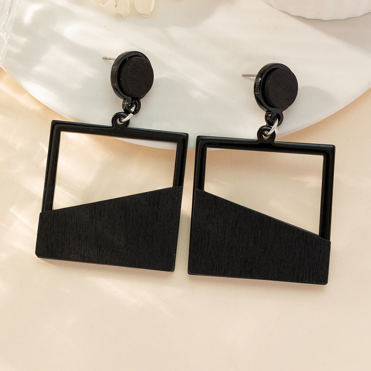 Color Matching High Profile Large Stylish Simple Earrings