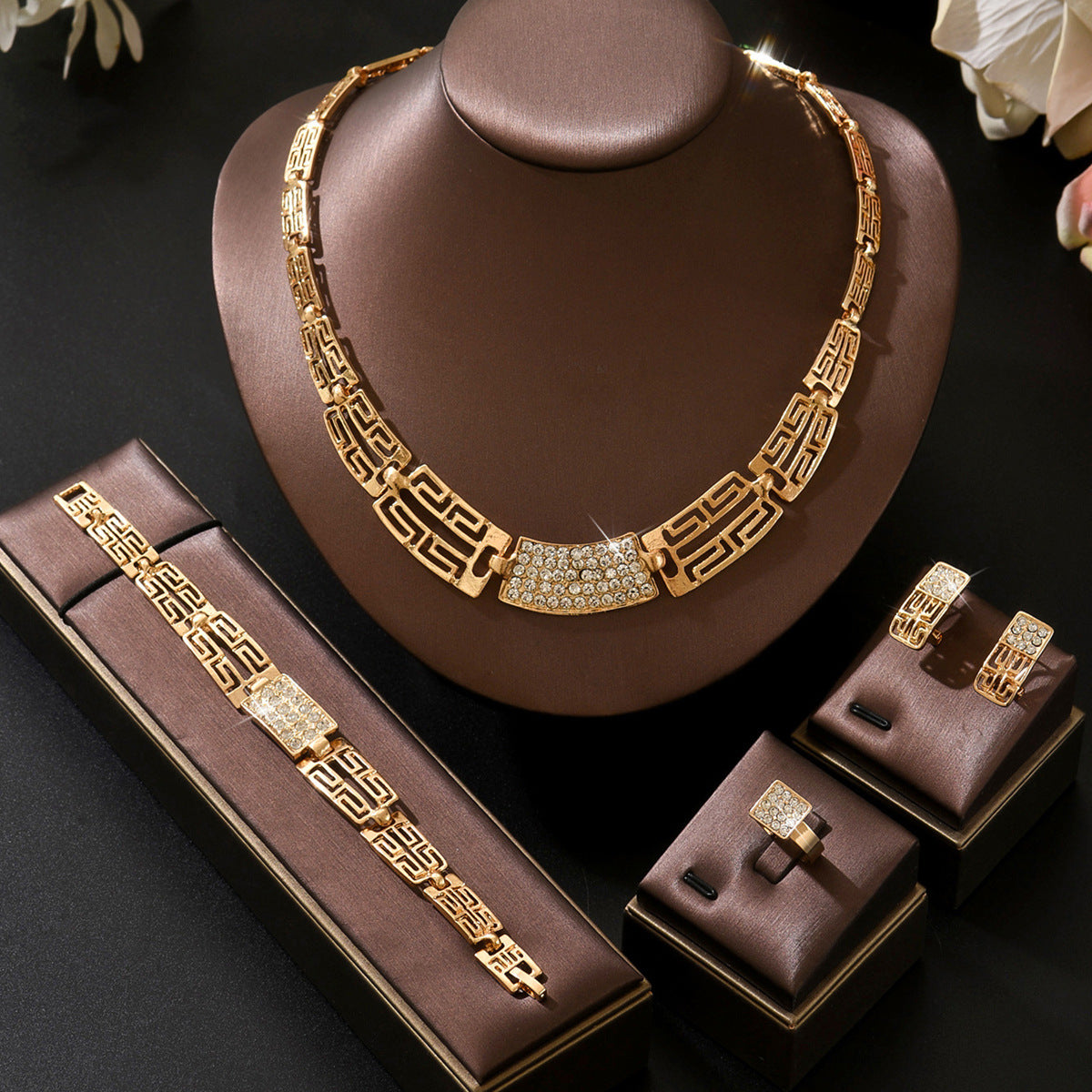 Environmental Retro Style Full Diamond Luxury Alloy Bracelets